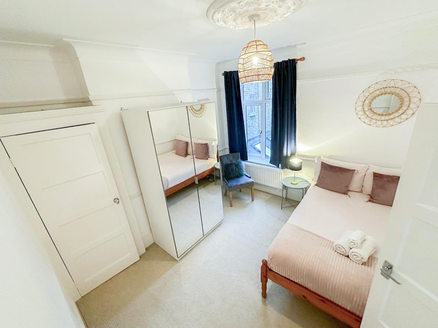 Lovely 3 Bedroom Maisonette With Private Roof Terrace In Hammersmith Londýn Exteriér fotografie