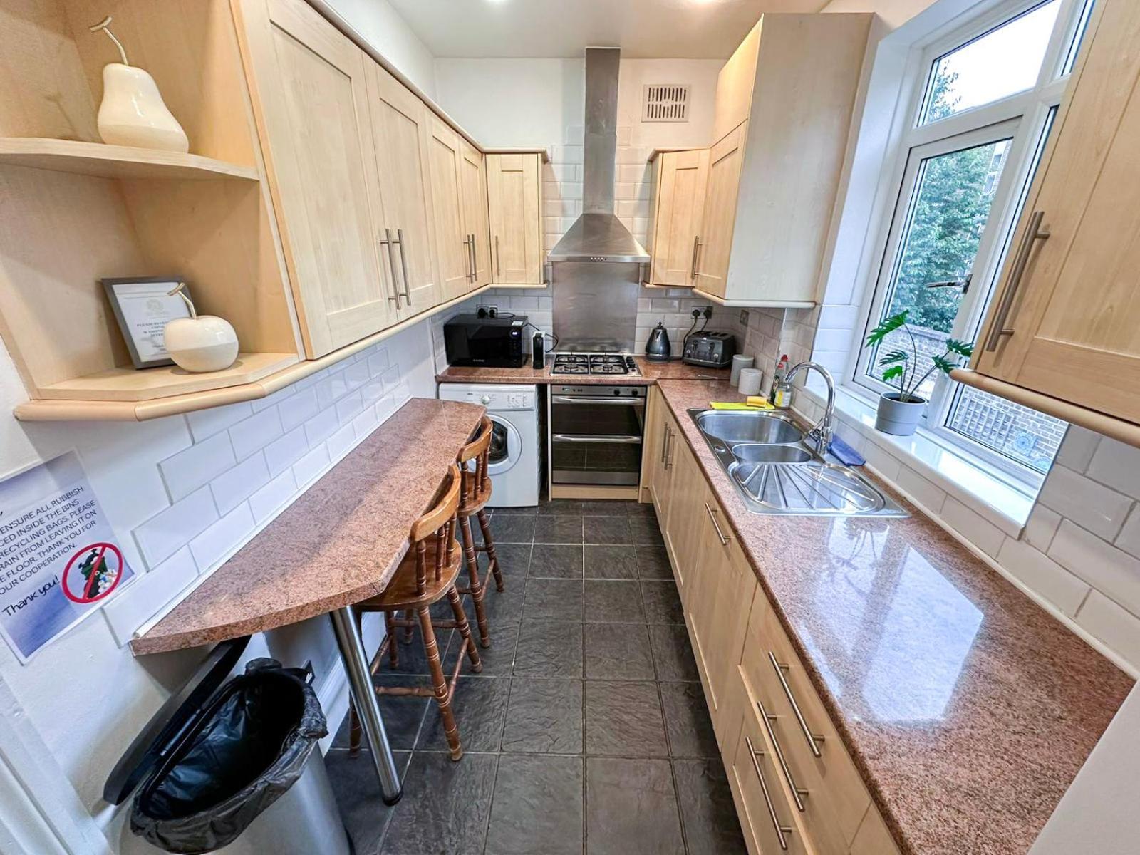 Lovely 3 Bedroom Maisonette With Private Roof Terrace In Hammersmith Londýn Exteriér fotografie